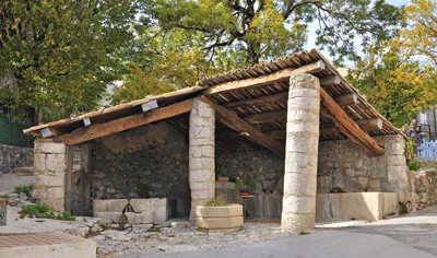 Le lavoir de Soleilhas